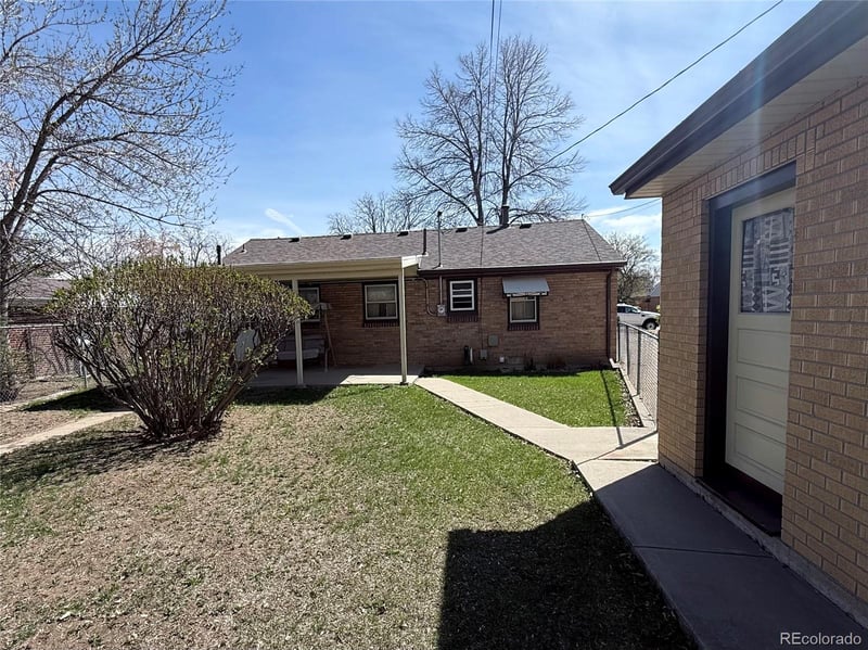 5555 Dudley Ct, Arvada, CO 80002