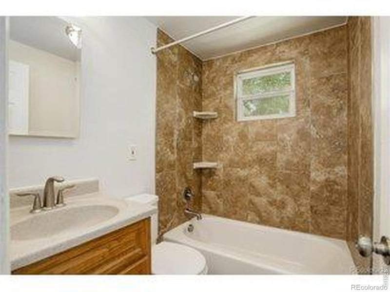 108-110 Hankins Ln, Loveland, CO 80537