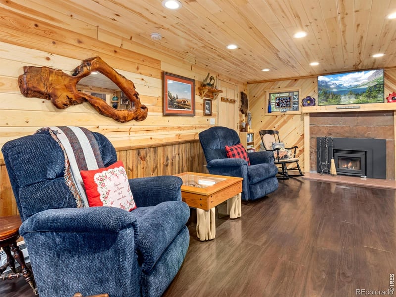 3154 Riverside Dr, Lyons, CO 80540