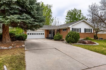 910 Briarwood Cir, Centennial, CO 80122