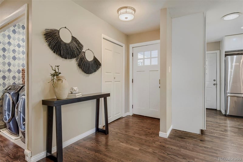 910 Briarwood Cir, Centennial, CO 80122