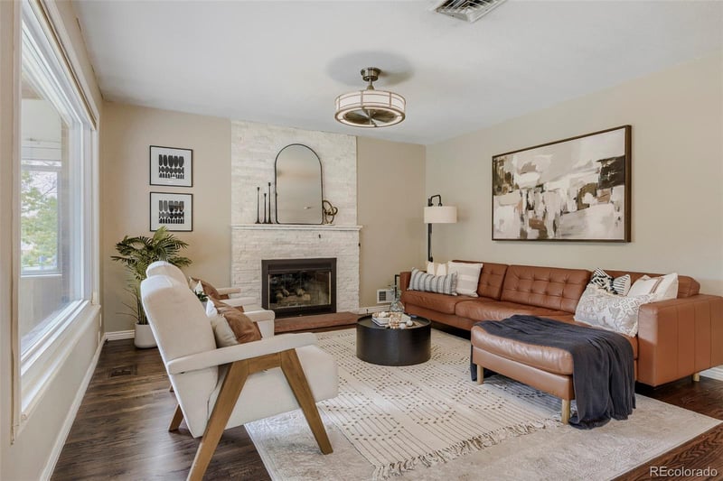 910 Briarwood Cir, Centennial, CO 80122