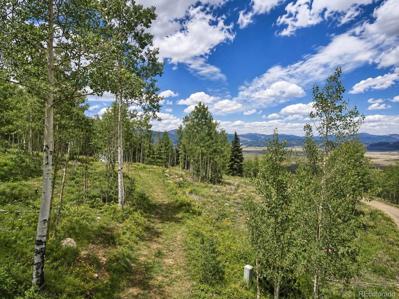 755 Selkirk Ln, Jefferson, CO 80456