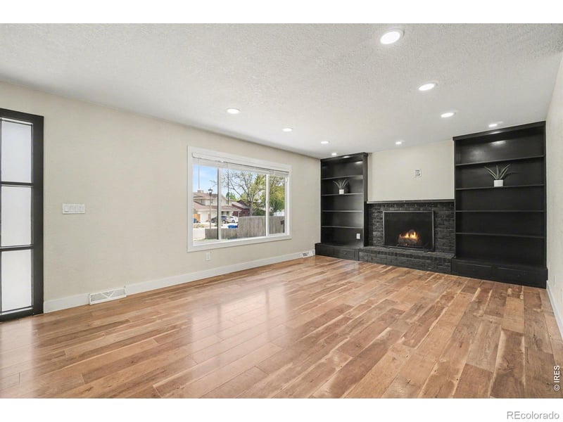 2421 Courtney Dr, Loveland, CO 80537