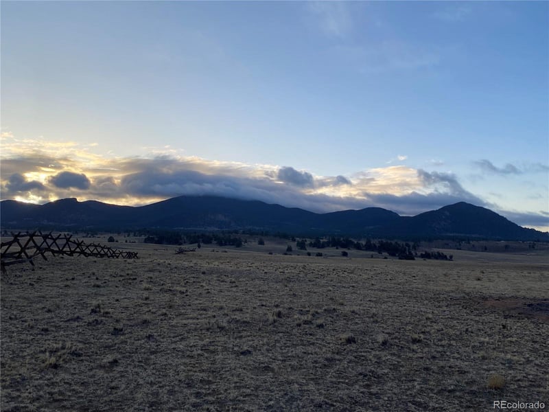 415 Olympic Cir, Hartsel, CO 80449