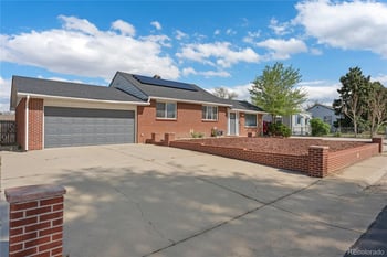 1960 Oakland St, Aurora, CO 80010