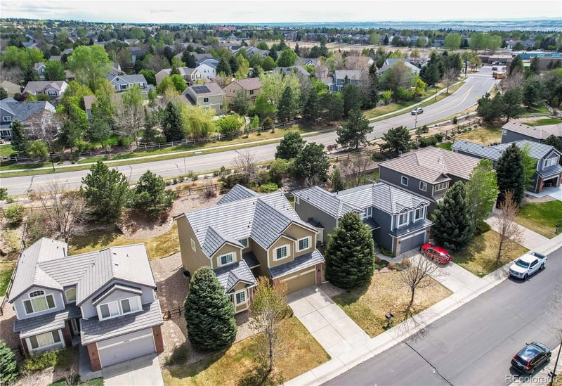 17808 Oakwood Ln, Aurora, CO 80016