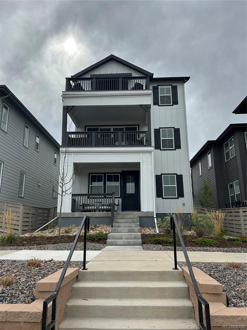 8697 Middle Fork St, Littleton, CO 80125