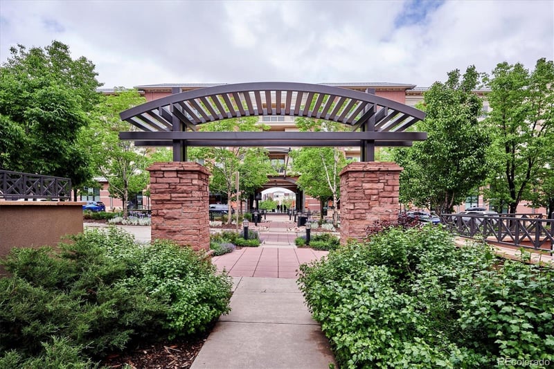 10108 Inverness Main St, Englewood, CO 80112