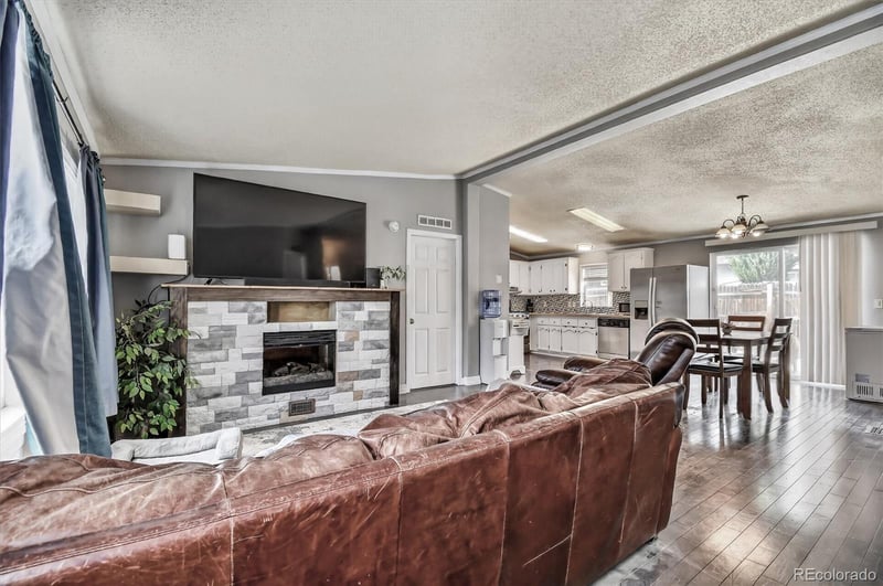 213 Versailles St, Lochbuie, CO 80603