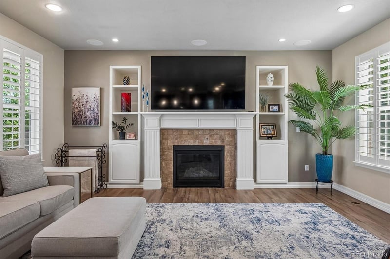 6209 Jamestown Ct, Aurora, CO 80016