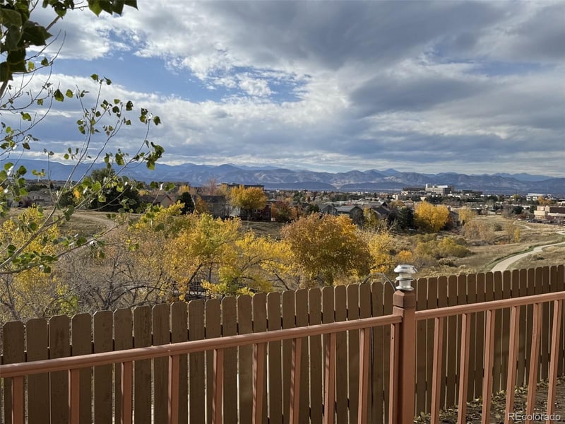 556 Longfellow Ln, Highlands Ranch, CO 80126