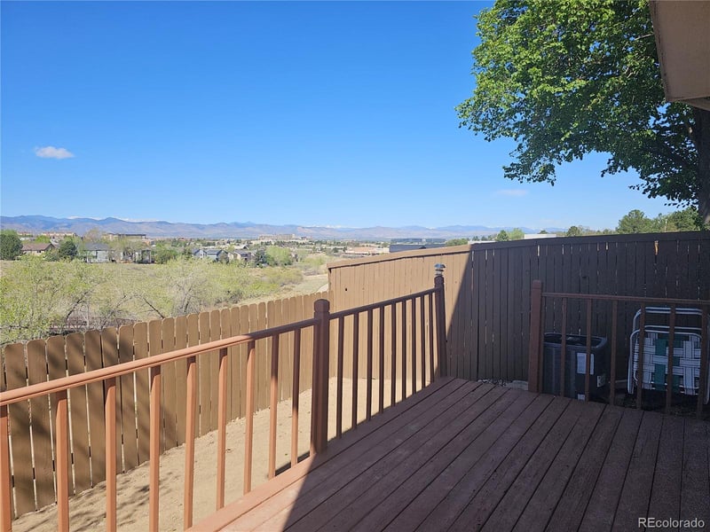 556 Longfellow Ln, Highlands Ranch, CO 80126