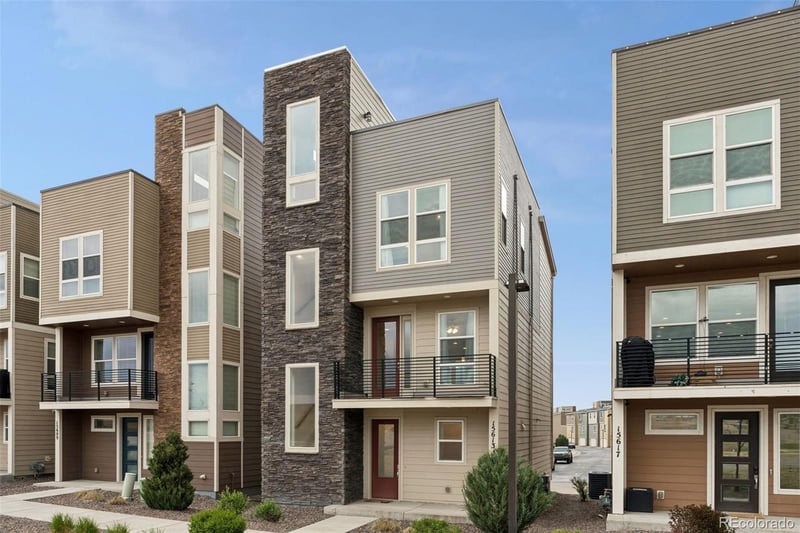 15613 Broncos Pl, Englewood, CO 80112