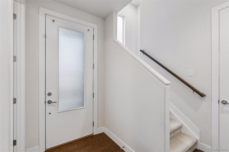 15613 Broncos Pl, Englewood, CO 80112