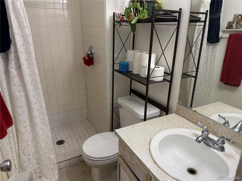 5520 Eagle St, Denver, CO 80239