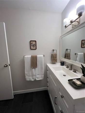 5995 Hampden Ave #18, Denver, CO 80227