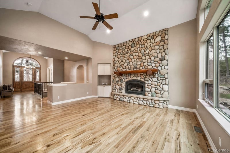 4336 Mohawk Dr, Larkspur, CO 80118