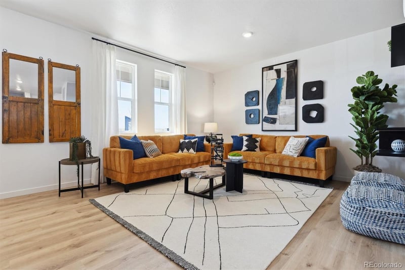 658 Ukraine St, Aurora, CO 80018