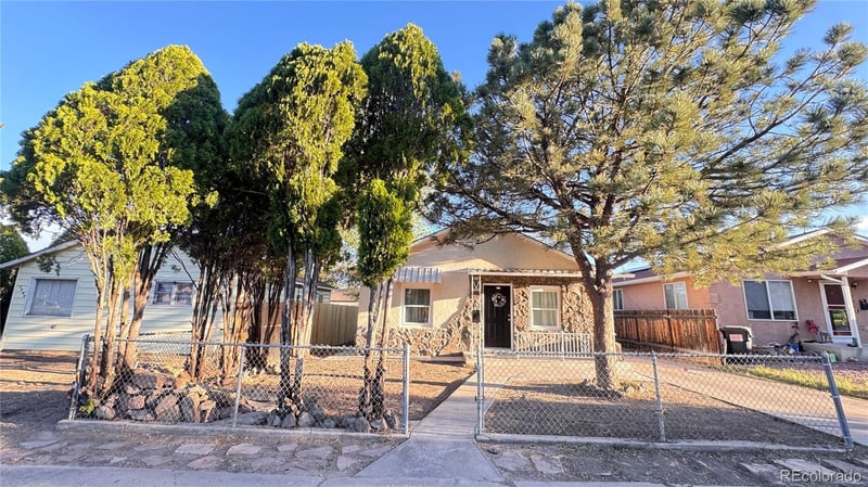 1004 18th St, Pueblo, CO 81003