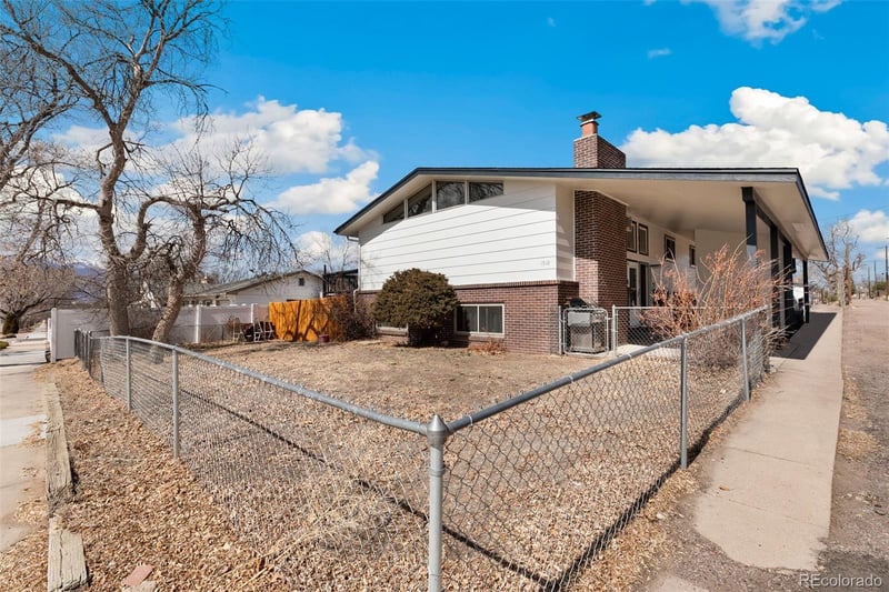 1512 Monument St, Colorado Springs, CO 80909