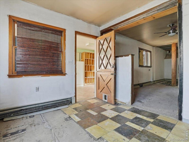 335 11th St, Loveland, CO 80537