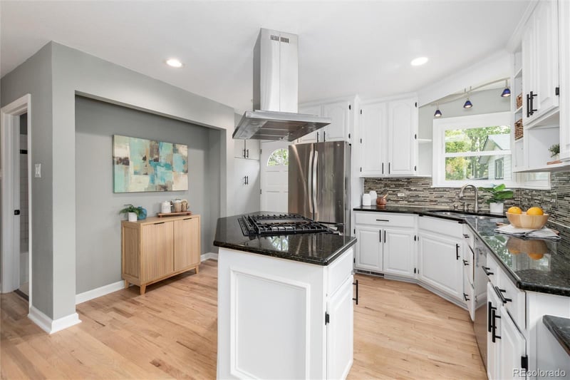 9525 11th Ave, Lakewood, CO 80215