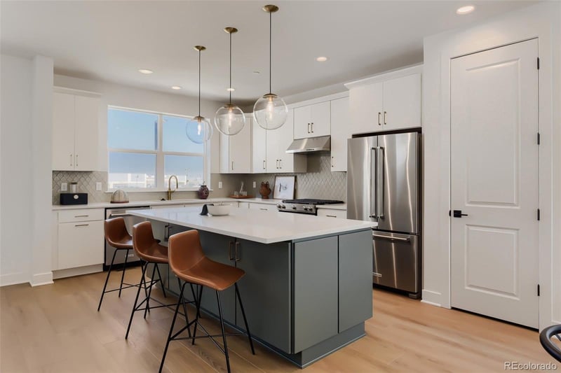 11000 Geddes Cir, Centennial, CO 80112