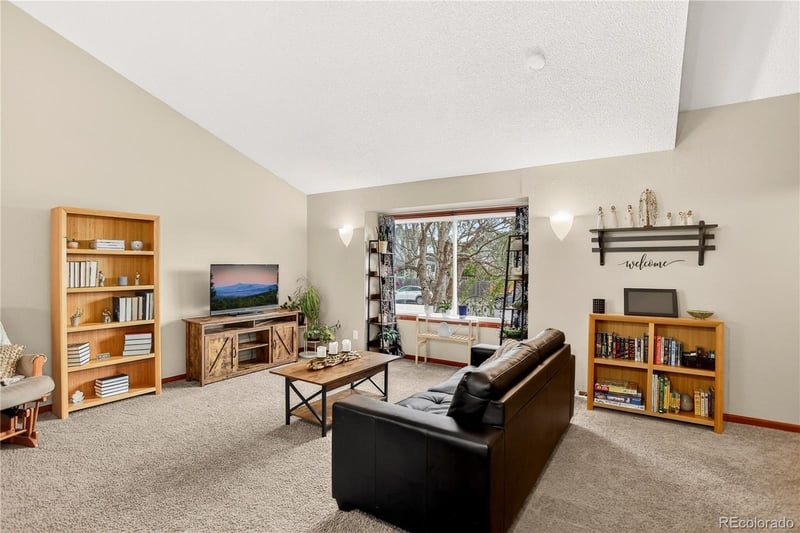 17229 Crestline Ave, Centennial, CO 80015