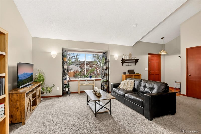 17229 Crestline Ave, Centennial, CO 80015