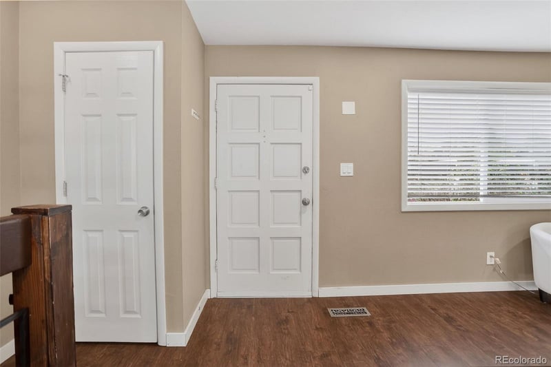 6870 Broadway , Centennial, CO 80122