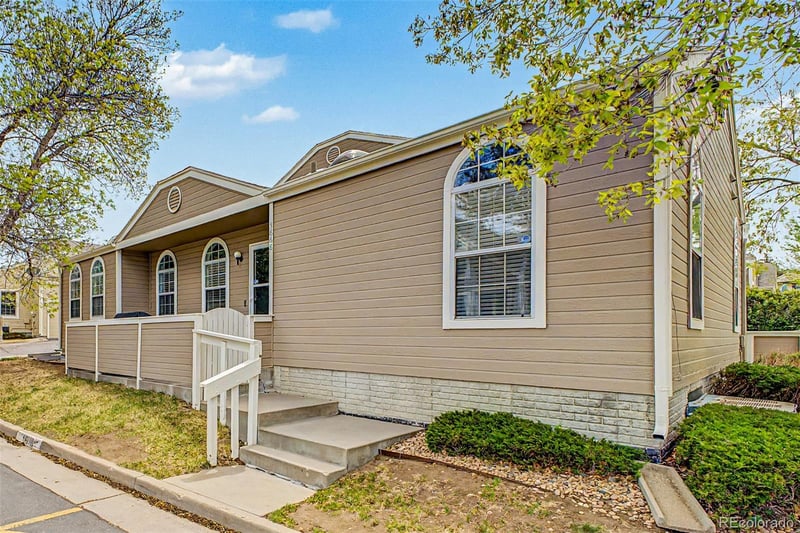 5868 Asbury Pl, Lakewood, CO 80227