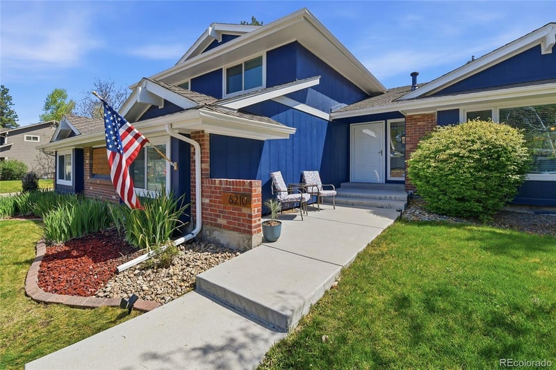 6210 Grape Ct, Centennial, CO 80121