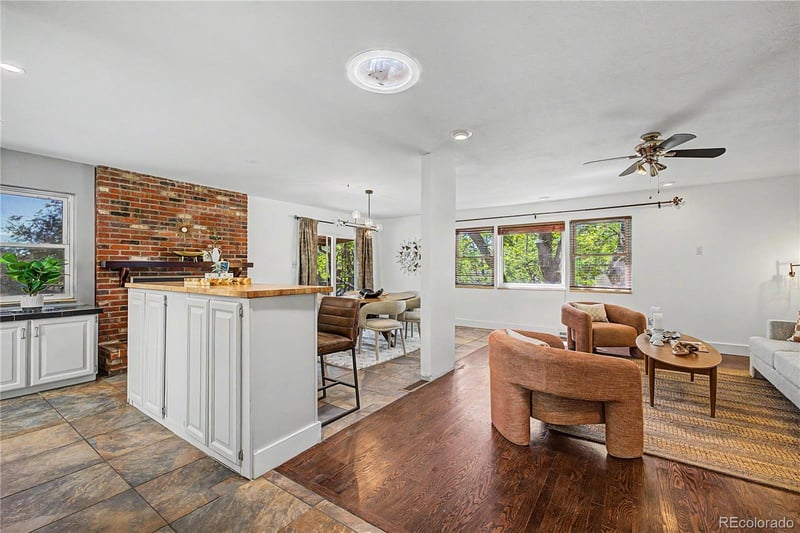 2450 Jamaica St, Aurora, CO 80014