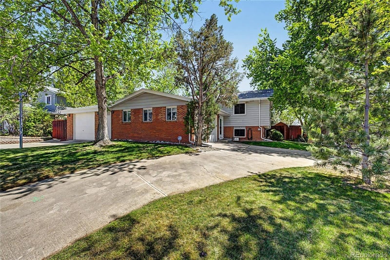 2450 Jamaica St, Aurora, CO 80014