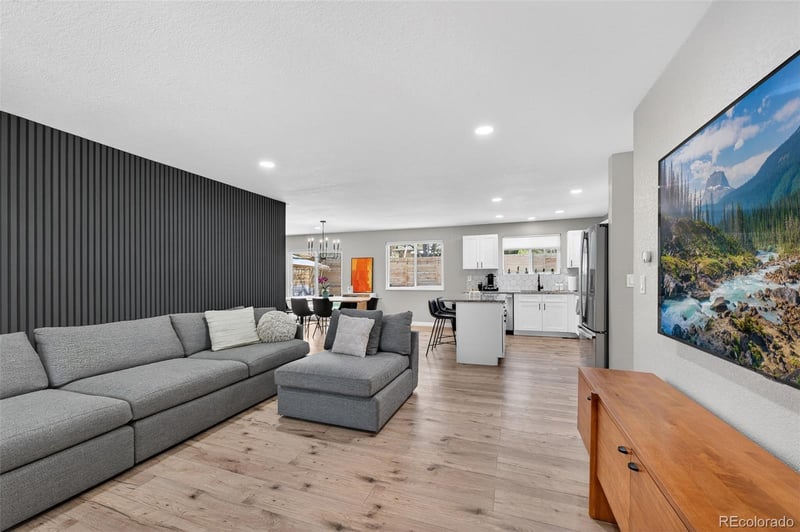 934 Macon St, Aurora, CO 80012