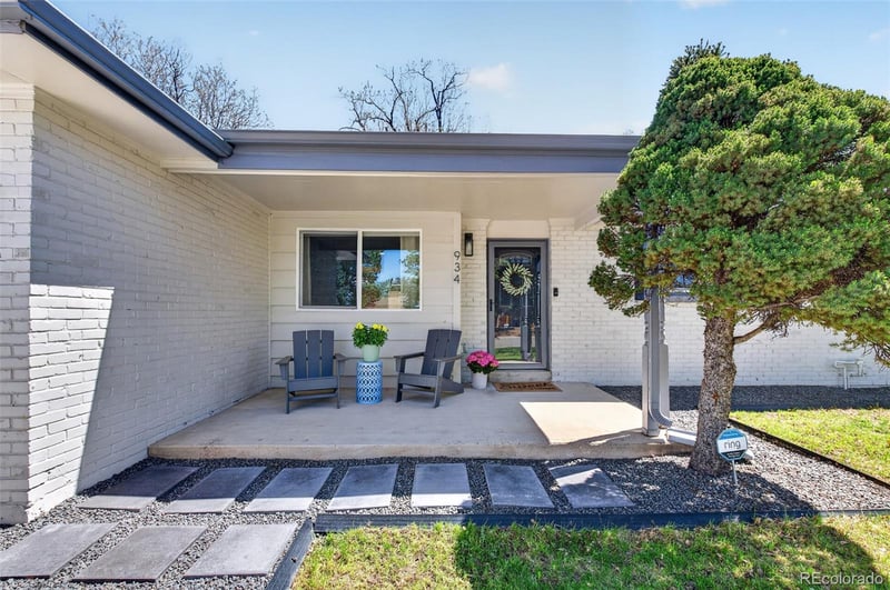 934 Macon St, Aurora, CO 80012