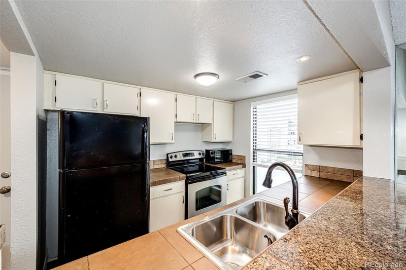9837 Peakview Ave #D11, Englewood, CO 80111