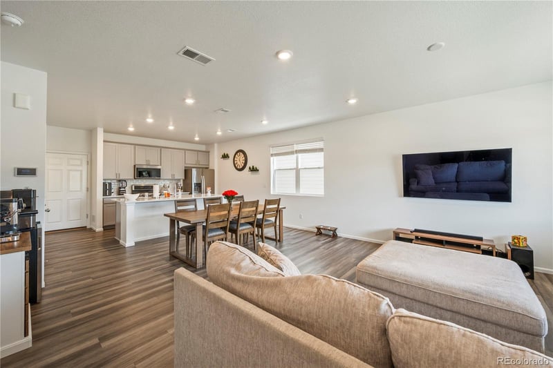 20941 60th Ave, Aurora, CO 80019