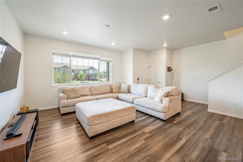 20941 60th Ave, Aurora, CO 80019