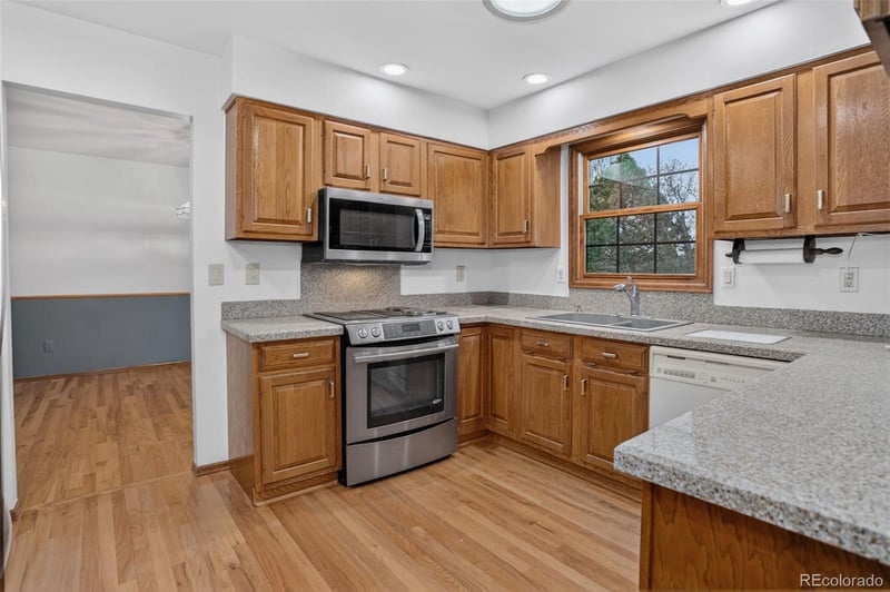 150 Palm Springs Dr, Colorado Springs, CO 80921