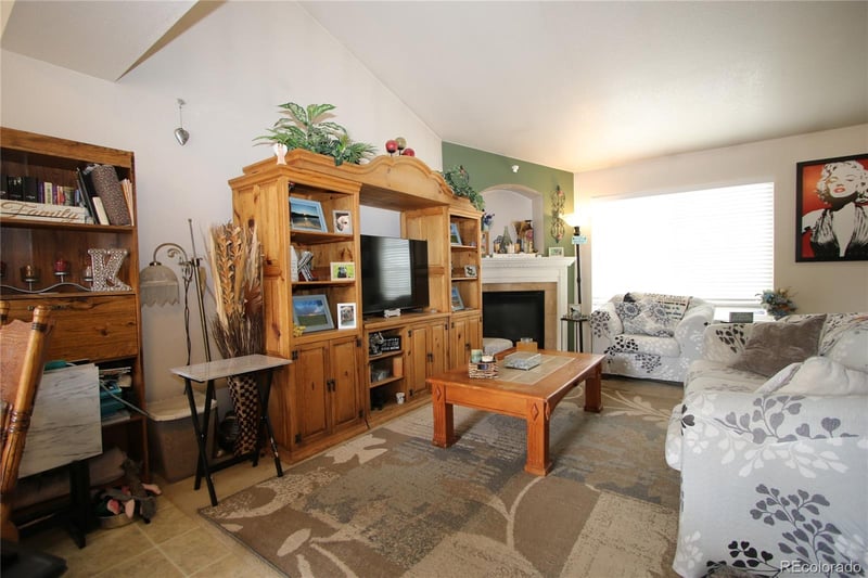 3014 Mariners Landing Dr, Evans, CO 80620