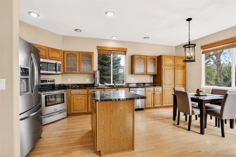 9108 Vandeventor Dr, Littleton, CO 80128