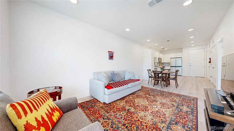 2851 52nd Ave #206, Denver, CO 80221