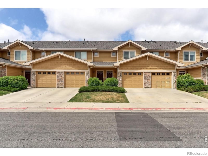 9721 Dahlia Ln, Thornton, CO 80229