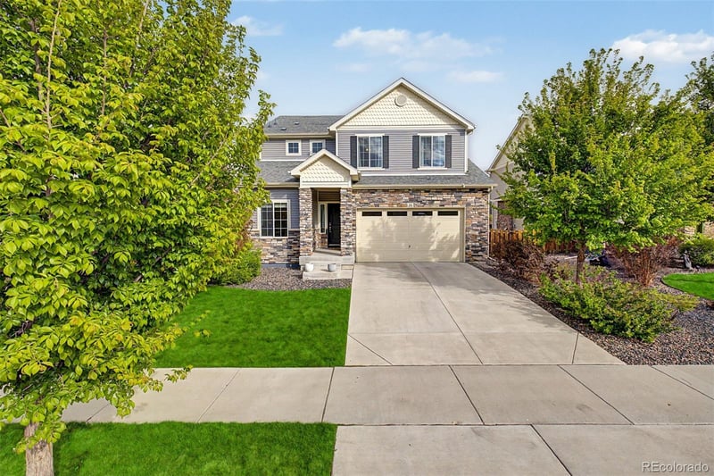 36 Newcastle Way, Aurora, CO 80018