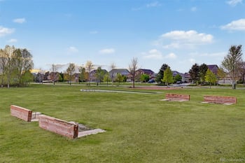 36 Newcastle Way, Aurora, CO 80018