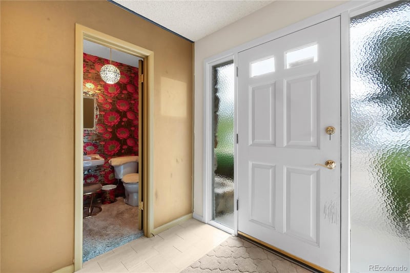 7090 Windsor St, Littleton, CO 80128