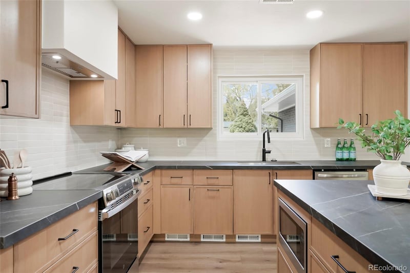 3352 Vivian Dr, Wheat Ridge, CO 80033