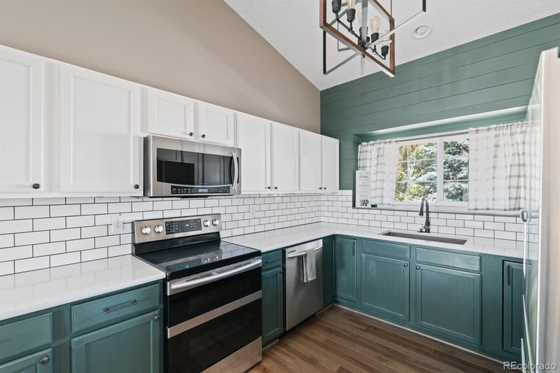 25 Sailing Way, Palmer Lake, CO 80133